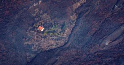 На Канарах лава уничтожила уцелевший "чудо-дом"