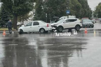 В Курске в массовом ДТП на проспекте Дружбы пострадала пассажирка «Жигулей»