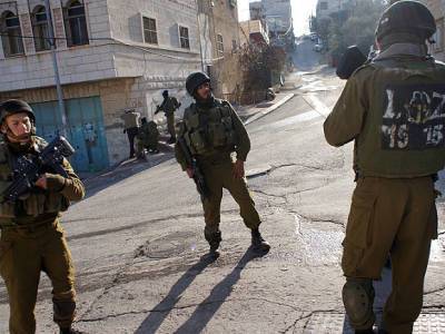 Израильские военные застрелили палестинца во время протестов на границе сектора Газа