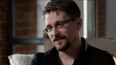 Сноуден: если у вас есть смартфон, о безопасности можно забыть