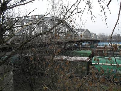 18 путепроводов построят через железные дороги в Петербурге