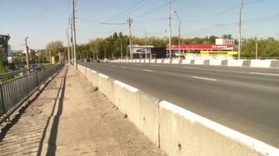 Мост на проспекте Победы стал опасен для пешеходов