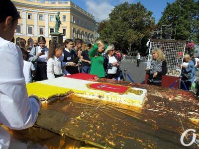«Угощение Дюка», новые звезды и рекордный заплыв: чем запомнился в Одессе День города 2 сентября