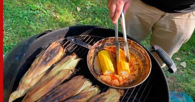 Пятничный гурмэ: запекаем кукурузу на гриле с простым вкусным соусом