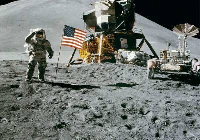 Барри Левинсон снимет фильм «Один гигантский скачок» о высадке американцев на Луну