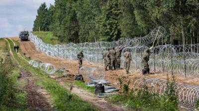 Белоруссия стягивает войска с границе с ЕС