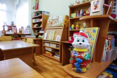 В Колпино родители забыли трехлетнюю девочку в детском саду