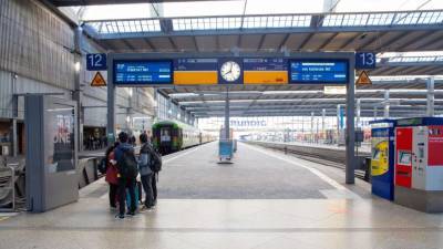 Суд отклонил прошение Deutsche Bahn: забастовка машинистов продолжается