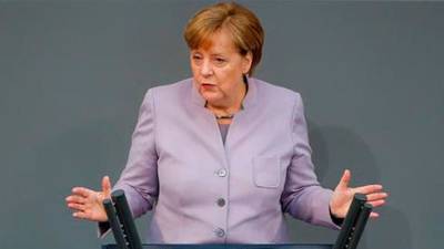 Рейтинг блока Меркель упал до рекордно низкого уровня за три недели до выборов