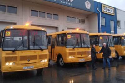 Около 400 новых автобусов будут развозить детей по школам в Ленобласти