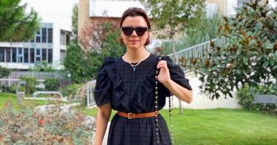 Молодая жена Петросяна Брухунова прогулялась по Сочи в платье с оборками и очках Givenchy