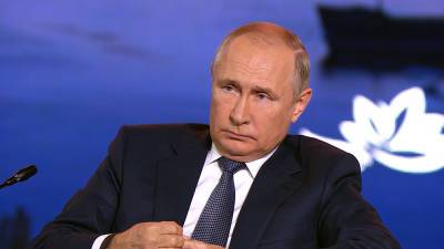 Путин раскритиковал навязывание демократии извне