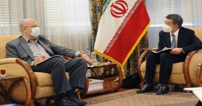 Иран и Китай ведут переговоры о расширении нефтяного сотрудничества