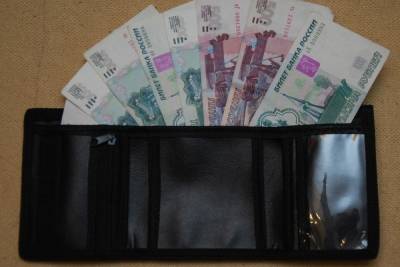 В Волгограде фитнес-тренера подозревают в краже 100 тысяч рублей