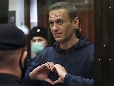 Алексей Навальный передал денежную часть премии фонда Бориса Немцова семьям политзаключенных
