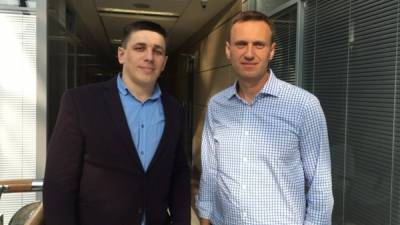 Навальный передал €10 тыс. премии фонда Немцова семьям политзаключенных