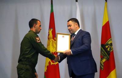 Игорь Руденя вручил награды военнослужащим Тверского гарнизона