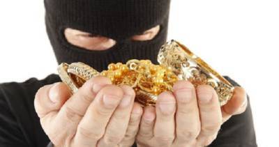 Житель Куляба задержан за кражу золотых украшений