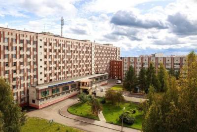 В ярославской областной больнице врачей и медработников отстранили от работы