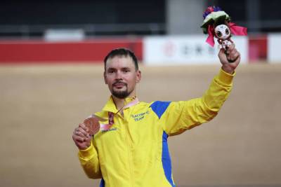Дементьев выиграл серебро в шоссейной гонке