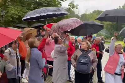 Суд над политологом Платошкиным в Москве превратился в митинг