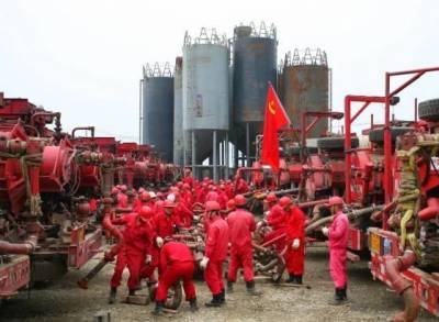 Китай увеличит спрос на нефть через квоты для частных НПЗ