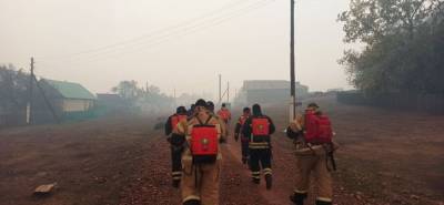 В Башкирии из-за пожара эвакуировали деревню и перекрыли дорогу