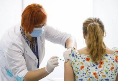 Эксперты рассказали, сколько может сохраняться иммунитет от COVID-вакцин