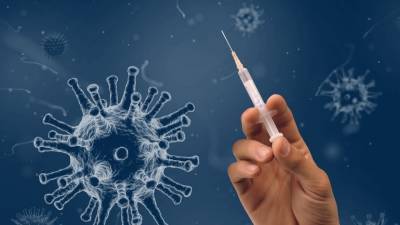 В «Векторе» заявили, что лишь 1% вакцинированных заболел после прививки «ЭпиВакКороной»