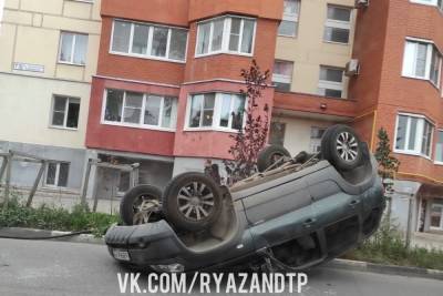 В Рязани Niva Chevrolet перевернулась после столкновения с ВАЗ-2108