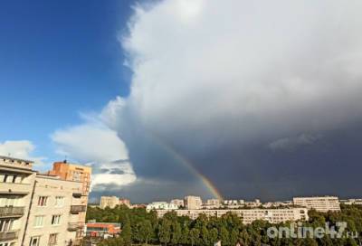 После града жителей северных районов Петербурга порадовала радуга