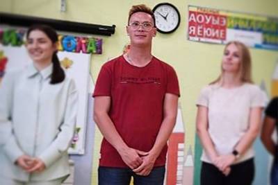 Проспавший 1 сентября российский учитель остался на работе