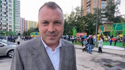Телеведущий Евгений Попов: Новой детской площадки в районе Фили-Давыдково ждали 2500 жителей