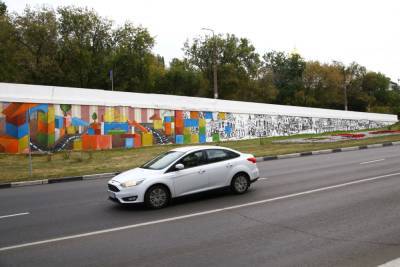 Граффити, посвященные автомобилям ГАЗа, появились у Канавинского моста