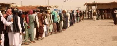 Bloomberg: США пообещали выплатить свыше $2 тысяч каждому беженцу из Афганистана