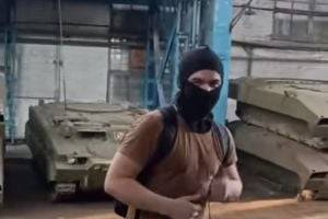 В Харькове тиктокеры проникли на завод с военной техникой. ВИДЕО