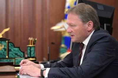 Титов предложил разрешить заключенным пользоваться телефонами и интернетом