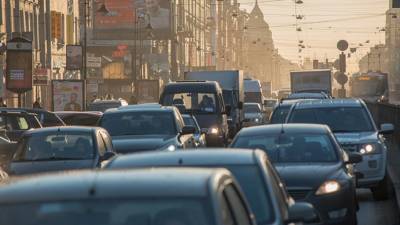 В Петербурге образовались девятибалльные пробки