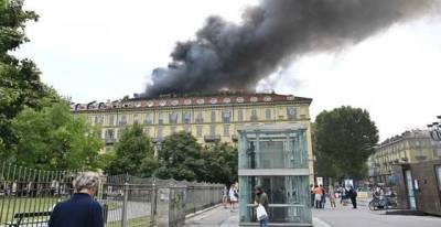 В центре Турина загорелось историческое здание: есть пострадавшие, людей эвакуировали