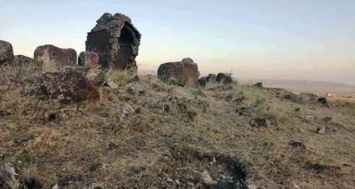 В Армении "кладоискатели" осквернили территорию церкви 7 века