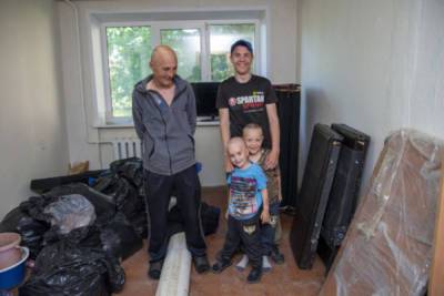 Тяжелые жизненные неурядицы не разделили вдовца с тремя детьми в Тверской области
