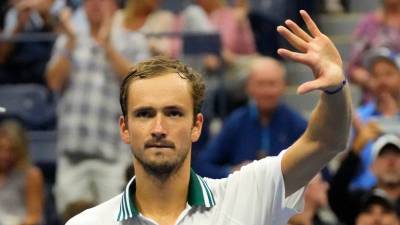 Медведев обыграл Андухара и вышел в четвёртый круг US Open