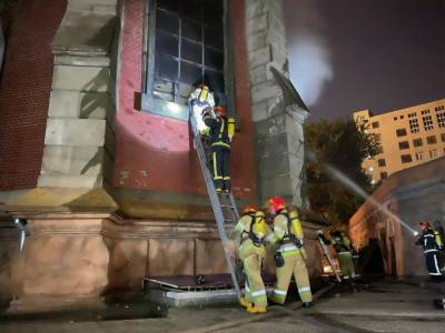 В ГСЧС сообщили, что локализировали пожар в костеле Святого Николая в Киеве