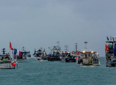 Франция угрожает ответными мерами против Великобритании, из-за разрешений на рыбалку