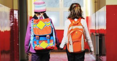 Выплата на сборы ребенка в школу может стать ежегодной в России