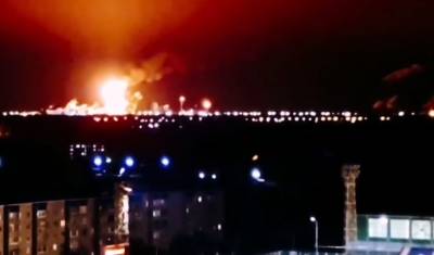 Высокое пламя над нефтехимическим заводом взволновало жителей Тобольска