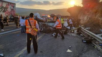 Мать, трое детей и мужчина погибли в ДТП на севере Израиля