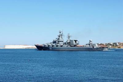Ракетный крейсер «Москва» принял участие в учениях кораблей Черноморского флота РФ