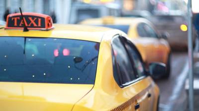 В совете при Минтрансе прокомментировали проект о запрете людям с судимостью работать в такси