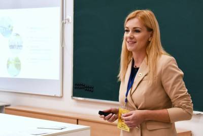 Математик из Агалатово стала лауреатом «Учителя года»